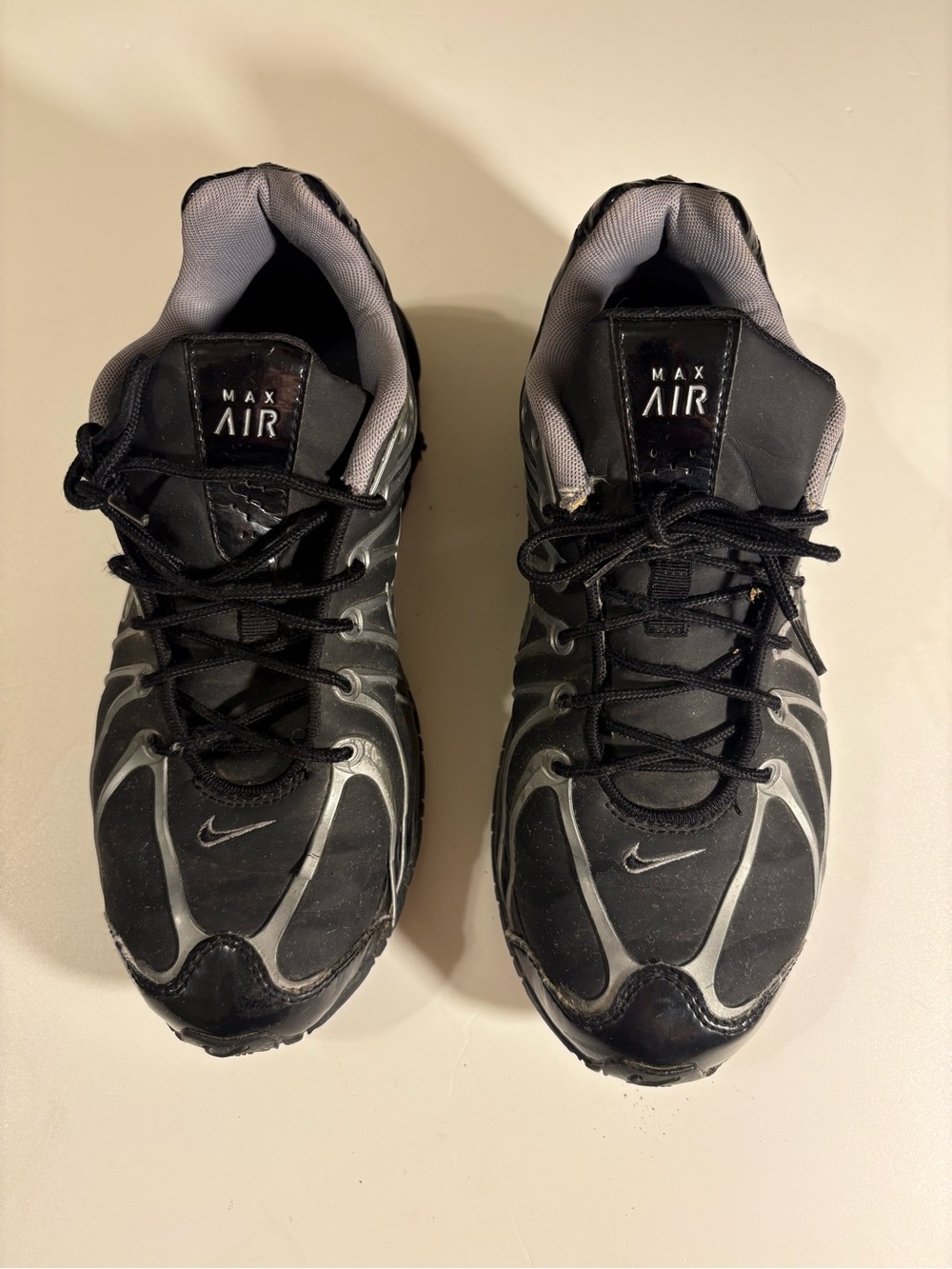Nike Women's Black and Gray Shoes